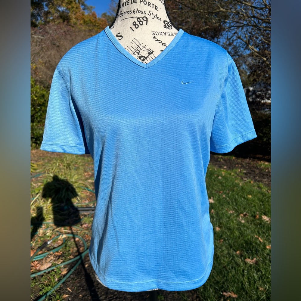 Blue Nike Sports top - like new!